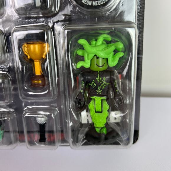ROBLOX Avatar Shop Series Action Figure SOCIAL MEDUSA INFLUENCER Neon Hair Code - Picture 5 of 16